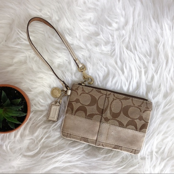 Coach Handbags - Coach Wristlet